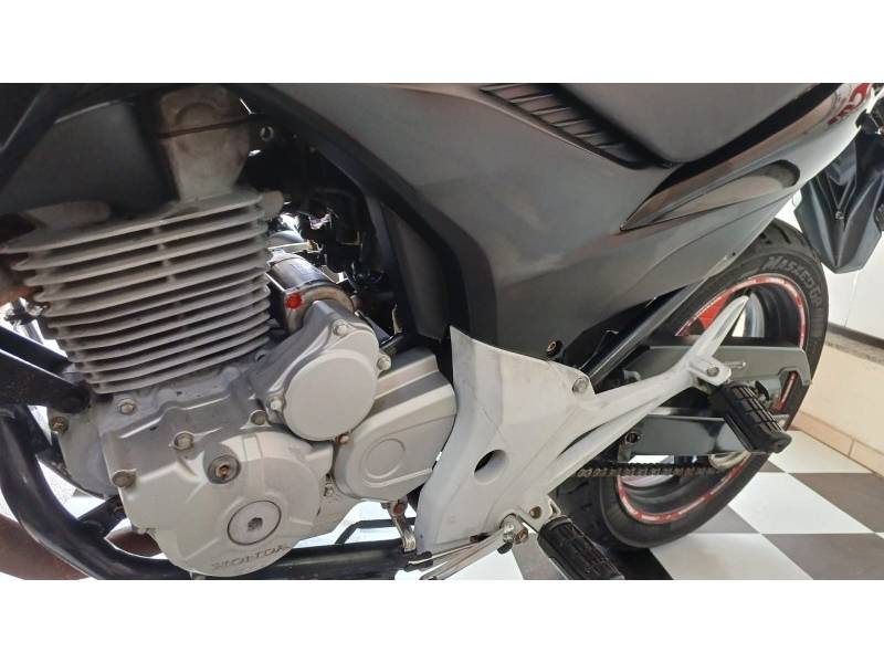 HONDA - CB 300R - 2014/2014 - Preta - R$ 14.200,00
