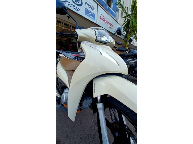 HONDA - BIZ 125 - 2021/2021 - Branca - R$ 16.490,00