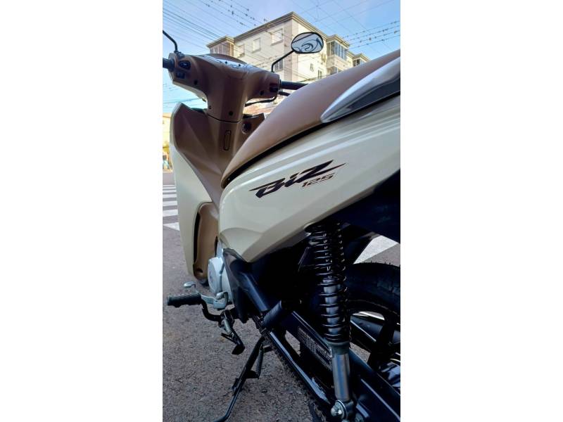 HONDA - BIZ 125 - 2021/2021 - Branca - R$ 16.490,00