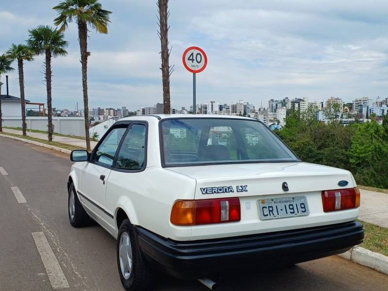 FORD - VERONA - 1992/1992 - Branca - R$ 8.990,00