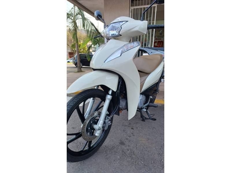 HONDA - BIZ 125 - 2021/2021 - Branca - R$ 16.490,00