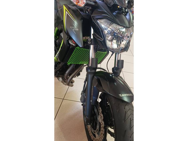KAWASAKI - Z650 - 2018/2018 - Preta - R$ 32.990,00