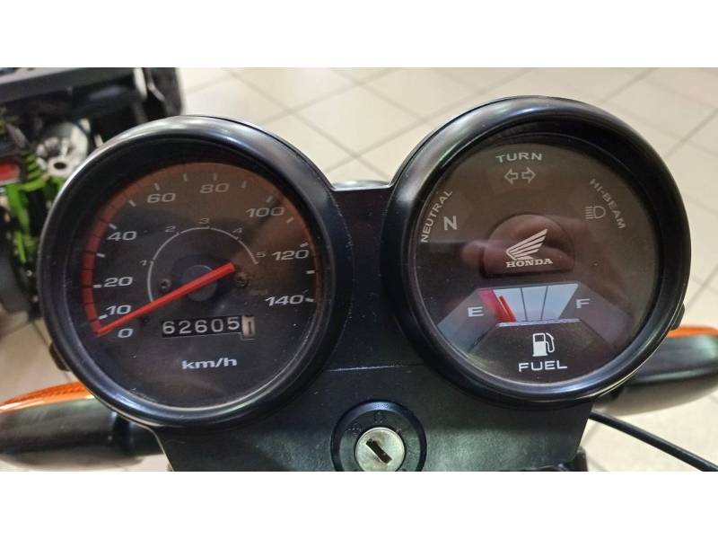 HONDA - CG 125 - 2004/2004 - Verde - R$ 7.600,00